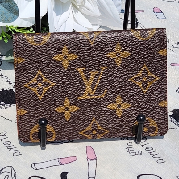 Louis Vuitton Handbags - AUTHENTIC Louis Vuitton ID Pass Holder Excellent condition